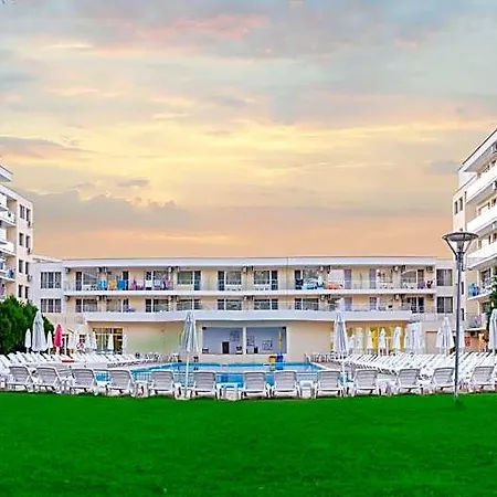Garden Nevis Хотел Несебър